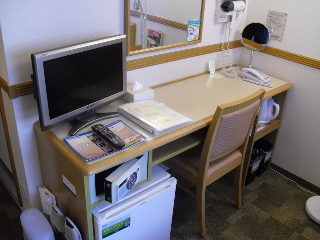 Toyoko Inn Shin-Osaka-Eki Higashi-Guchi Exteriör bild