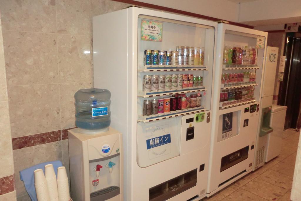 Toyoko Inn Shin-Osaka-Eki Higashi-Guchi Exteriör bild